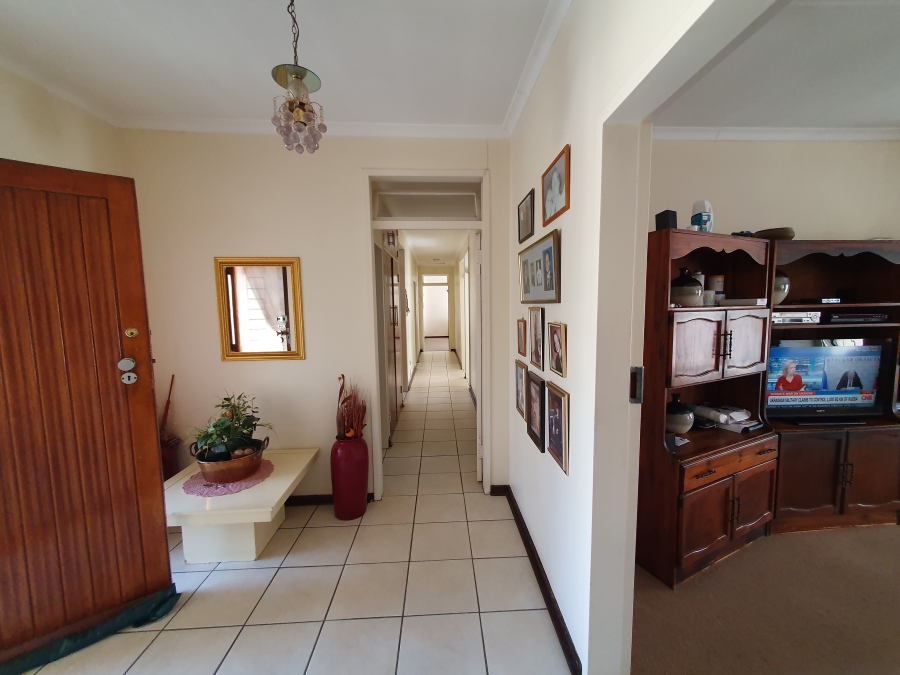 4 Bedroom Property for Sale in Flamingo Park Free State